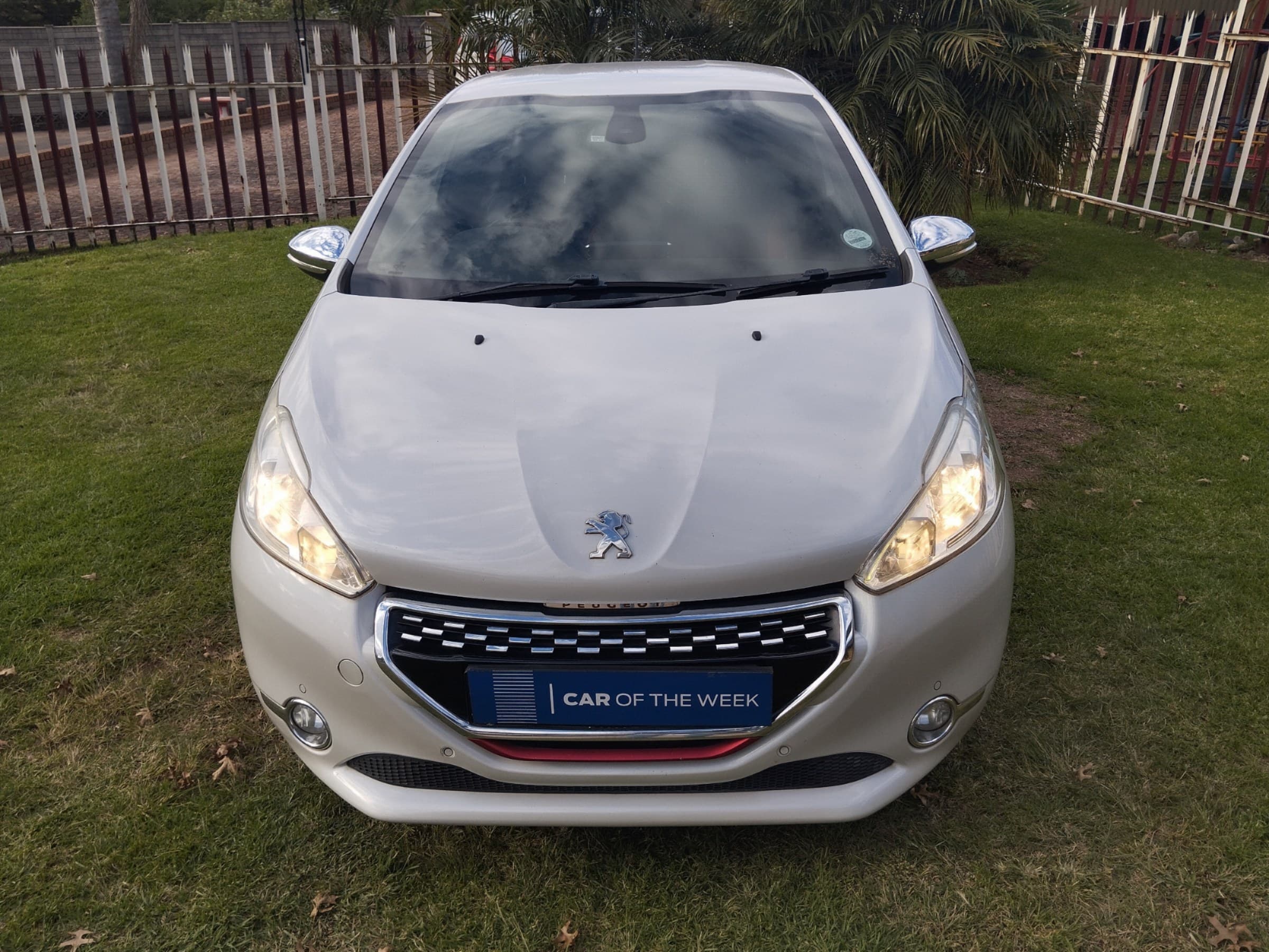 2015 Peugeot 208 GTI — photo 2