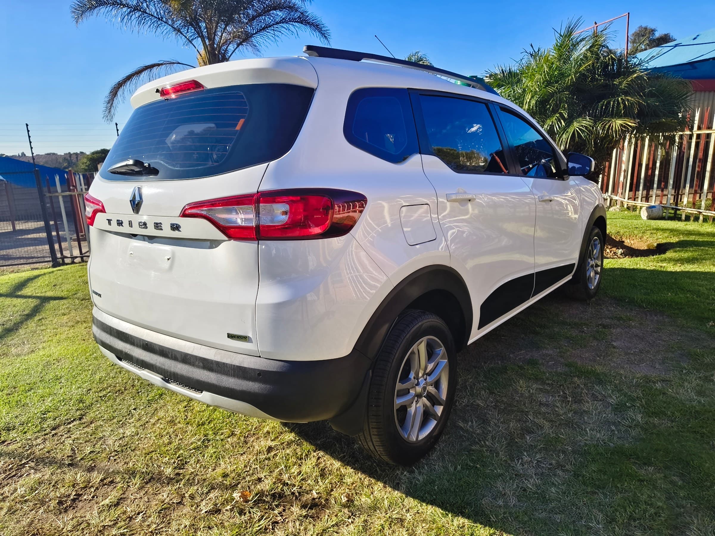 2020 Renault Triber 1.0 Prestige — photo 4